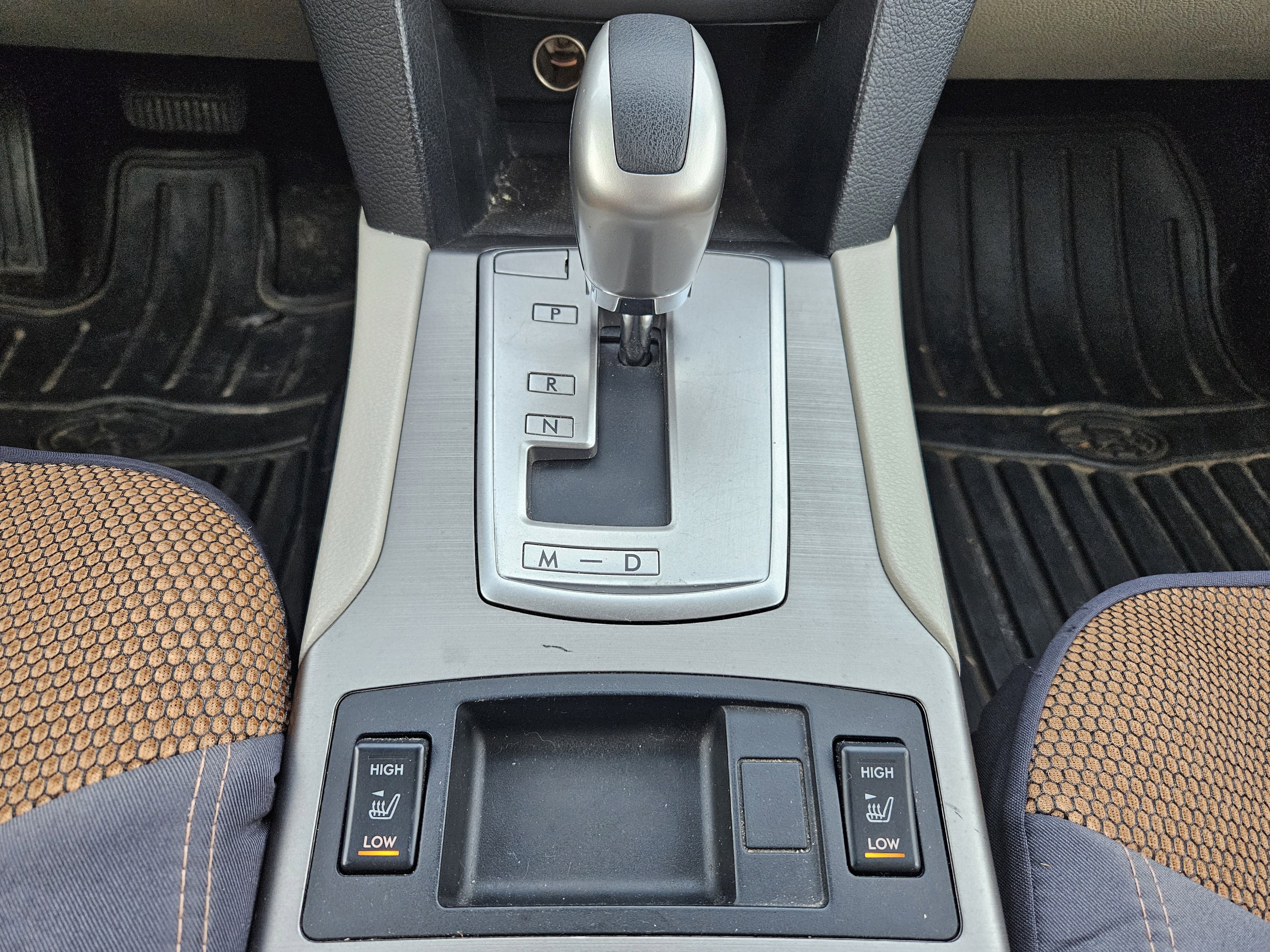 Used 2010 Subaru Outback 2.5i Premium image 15