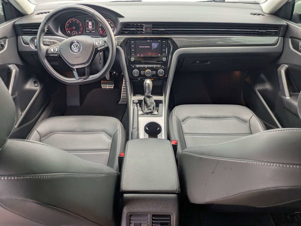Used 2020 Volkswagen Passat 2.0T R-Line FWD image 2