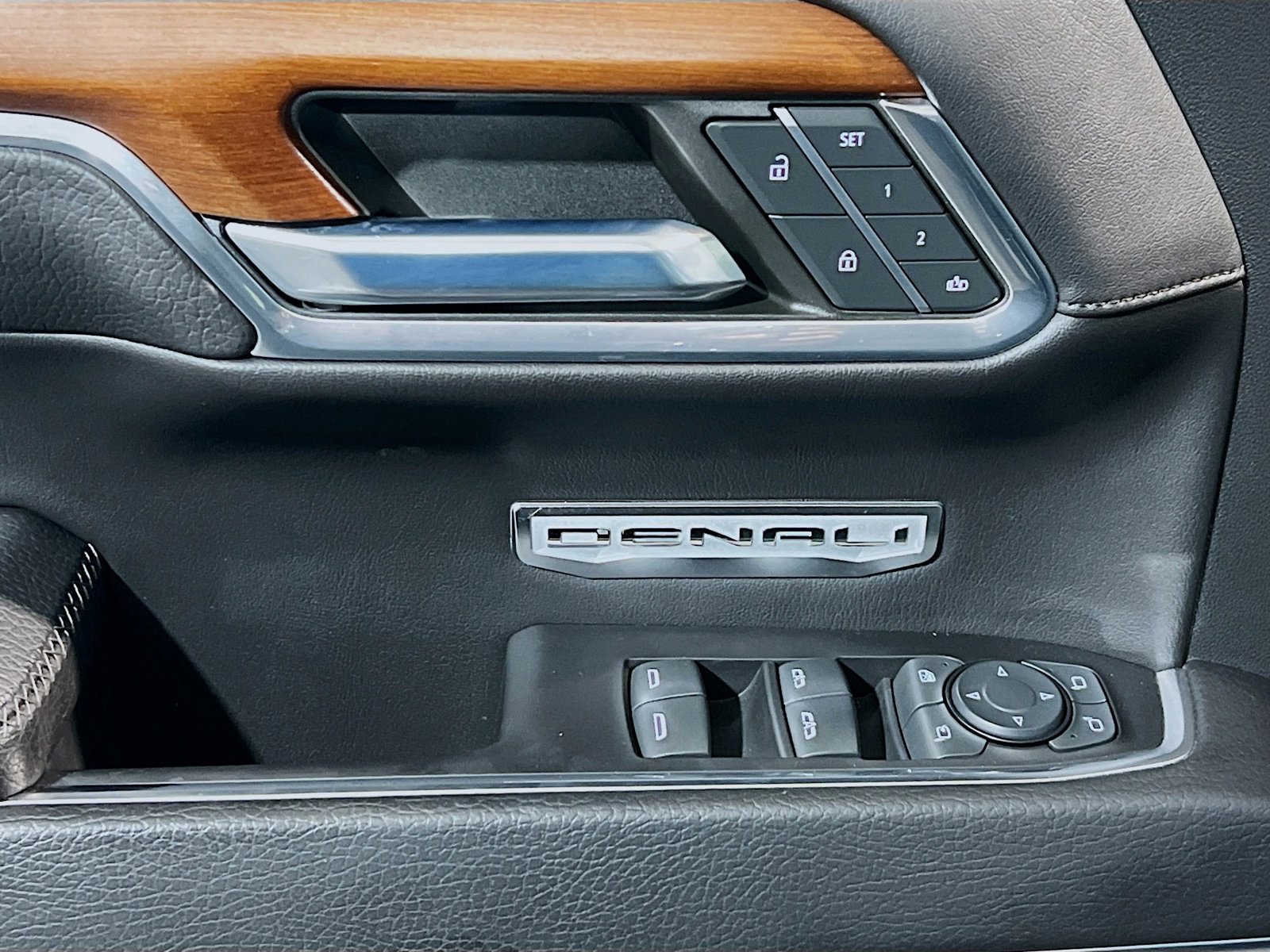 Used 2023 GMC Sierra 1500 Denali w/ Denali Reserve Package image 13