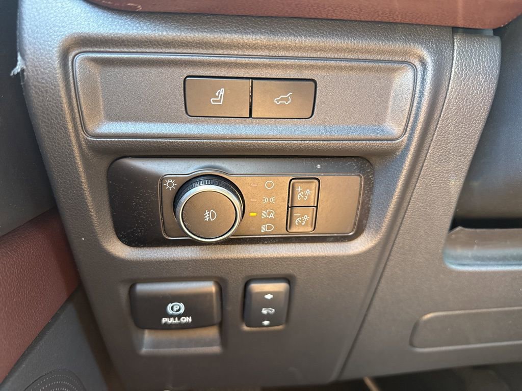 Used 2024 Ford Expedition Limited AWD/4WD image 16