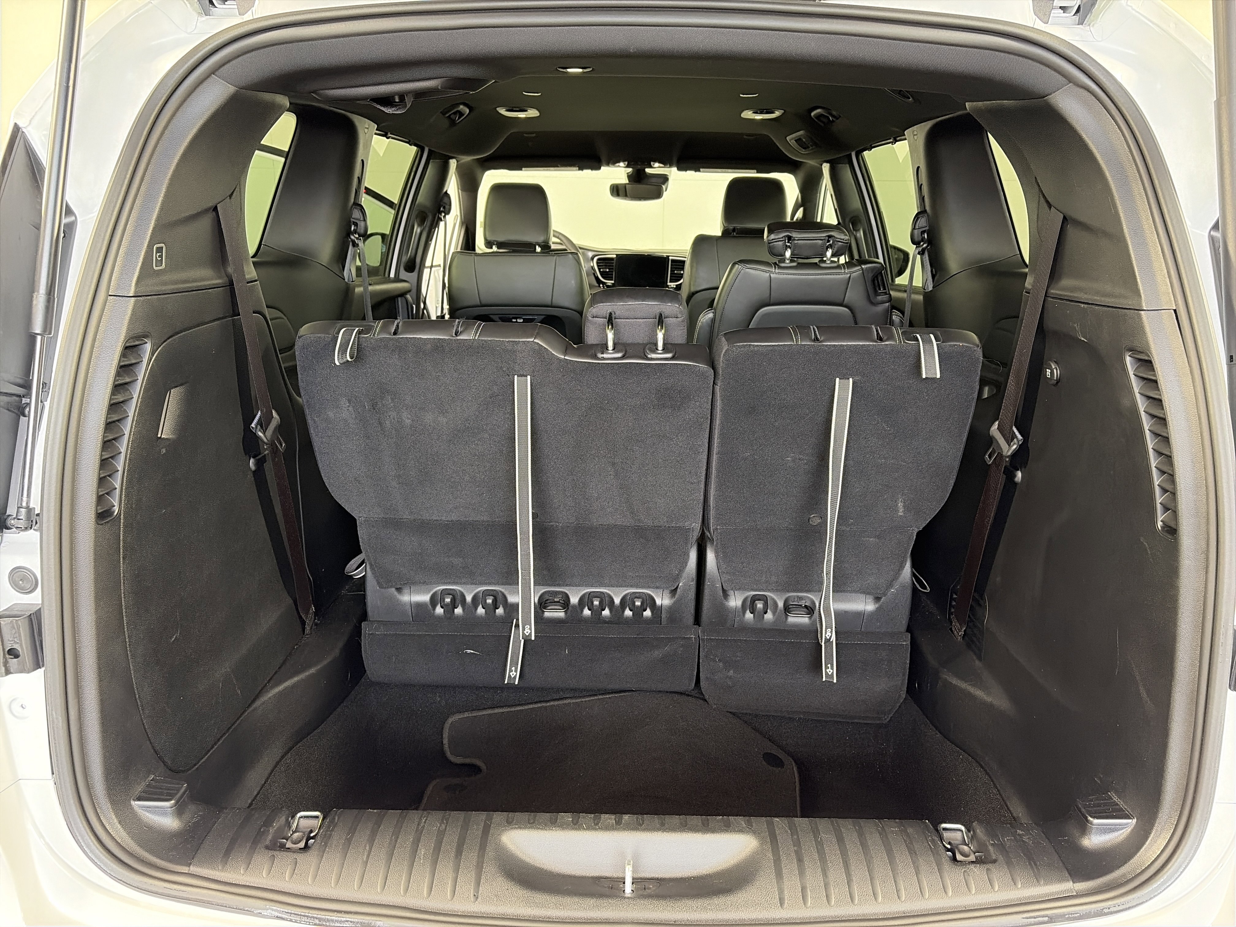 Used 2026 Chrysler Pacifica Select image 15