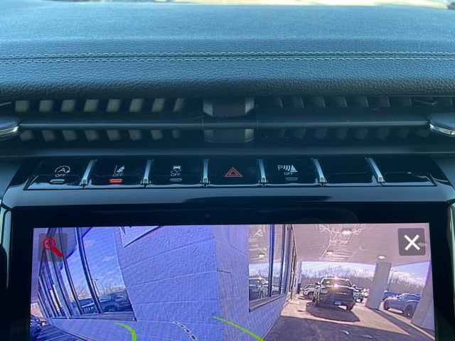 Used 2024 Jeep Grand Cherokee Limited w/ Black Appearance Package image 23