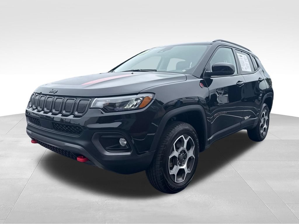 Used 2022 Jeep Compass Trailhawk w/ Trailhawk Convenience Group AWD/4WD image 2