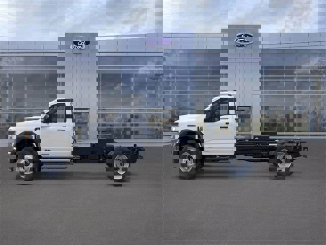 New 2026 Ford F550 4x4 Regular Cab Super Duty w/ XL Chrome Package image 32