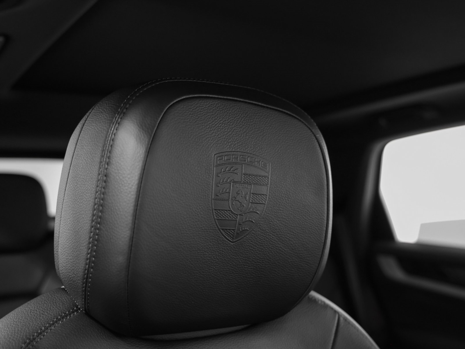 Used 2025 Porsche Cayenne image 20