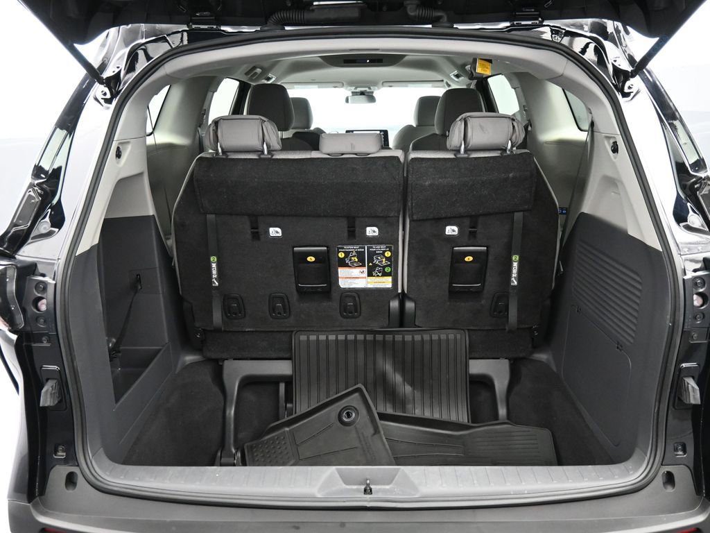 Used 2024 Toyota Sienna LE w/ Protection Package (TMS) AWD/4WD image 21