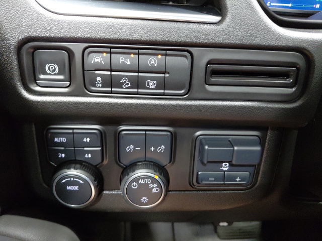 Certified 2024 Chevrolet Suburban Z71 w/ Luxury Package AWD/4WD image 39