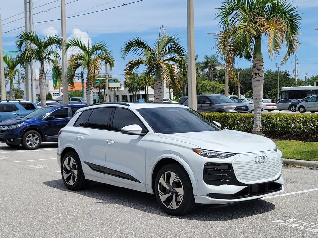 Used 2025 Audi Q6 e-tron Premium Plus w/ Premium Plus AWD/4WD image 1