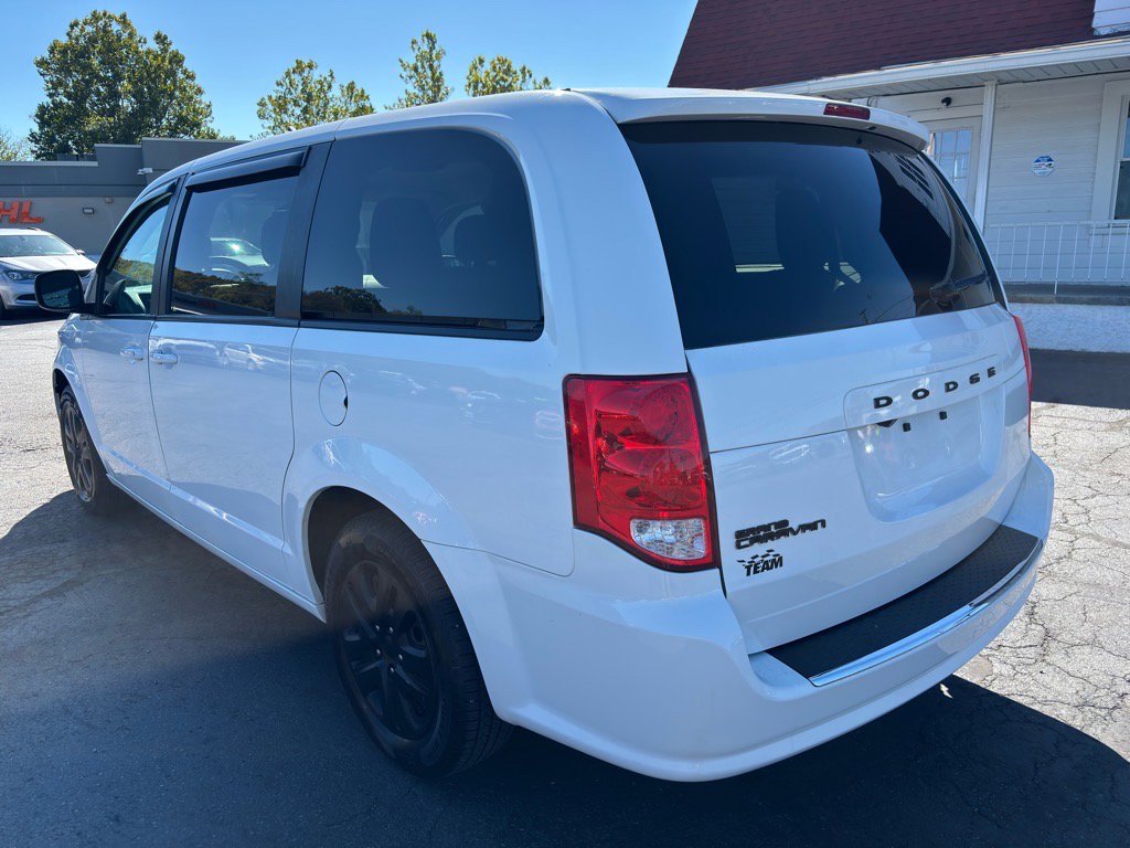 Used 2018 Dodge Grand Caravan SE image 5