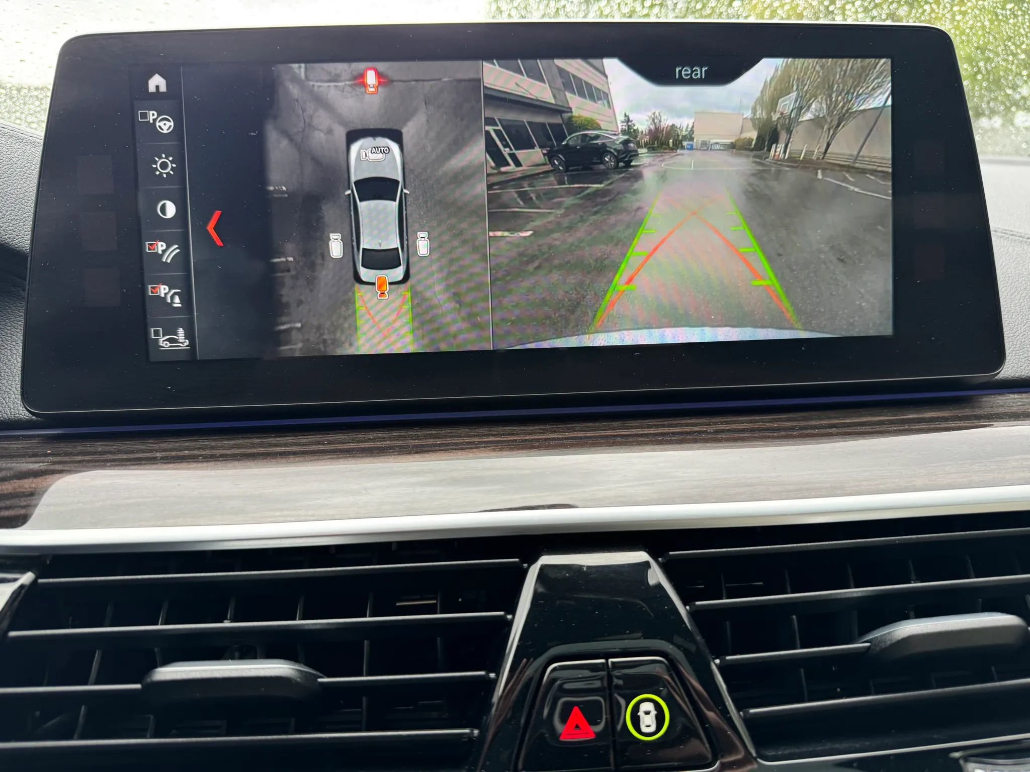 Used 2018 BMW 530e xDrive image 32