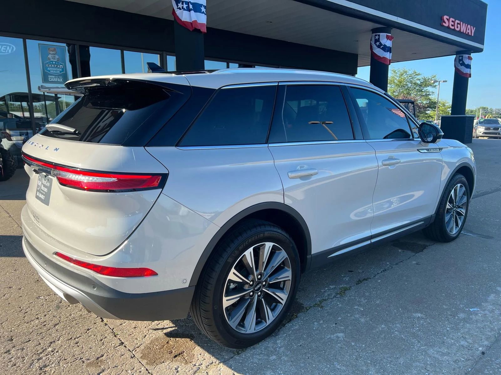 Used 2021 Lincoln Corsair Reserve w/ Equipment Group 201A image 9