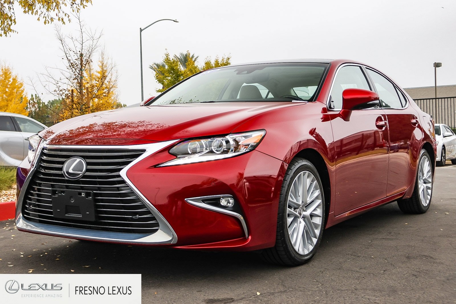 Used 2018 Lexus ES 350 w/ Luxury Package w/Wood Trim image 3