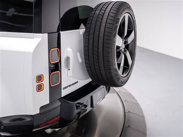 New 2026 Land Rover Defender 110 X-Dynamic SE AWD/4WD image 30