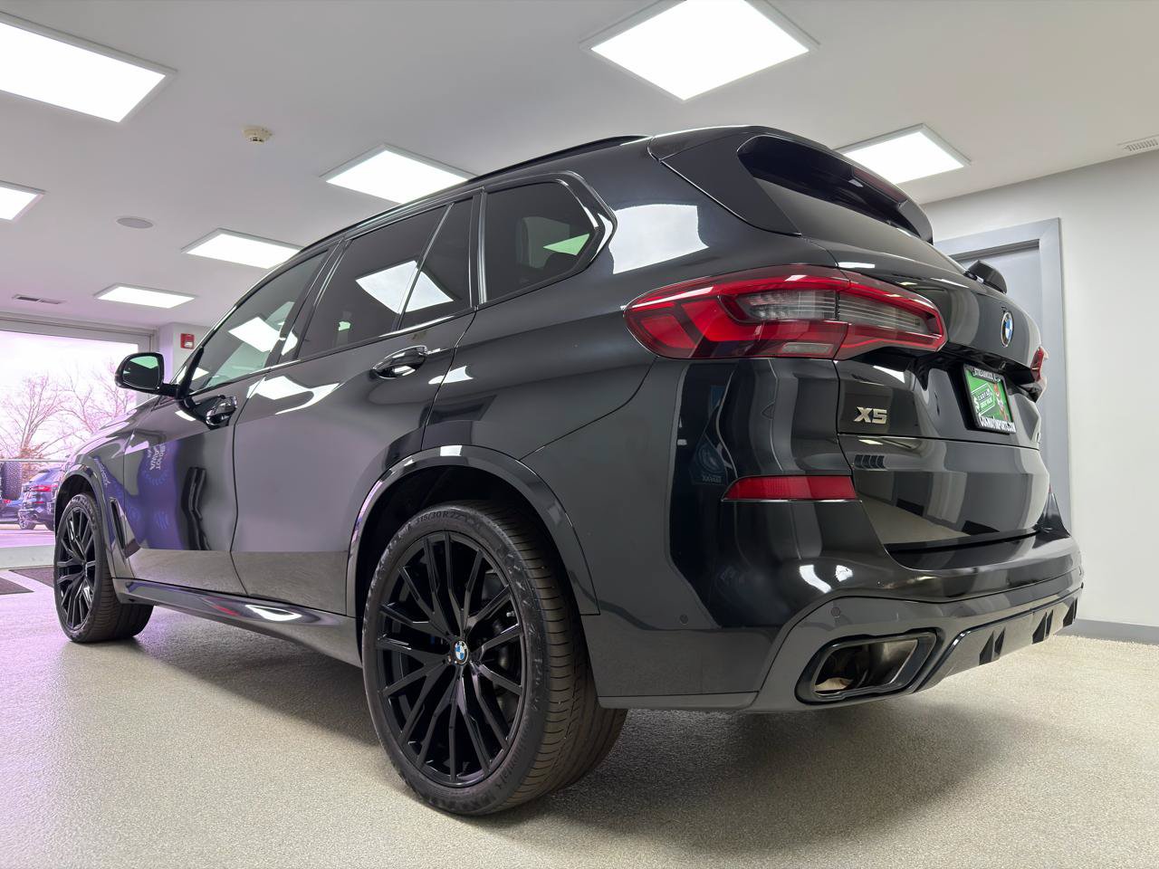 Used 2021 BMW X5 M50i w/ Executive Package AWD/4WD image 5