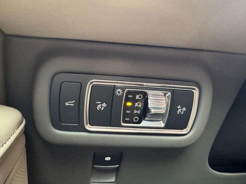 Certified 2024 Lincoln Nautilus Reserve image 22