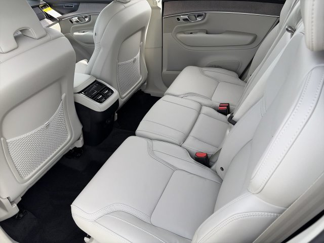 New 2026 Volvo XC90 B6 Ultra w/ Protection Package AWD/4WD image 17