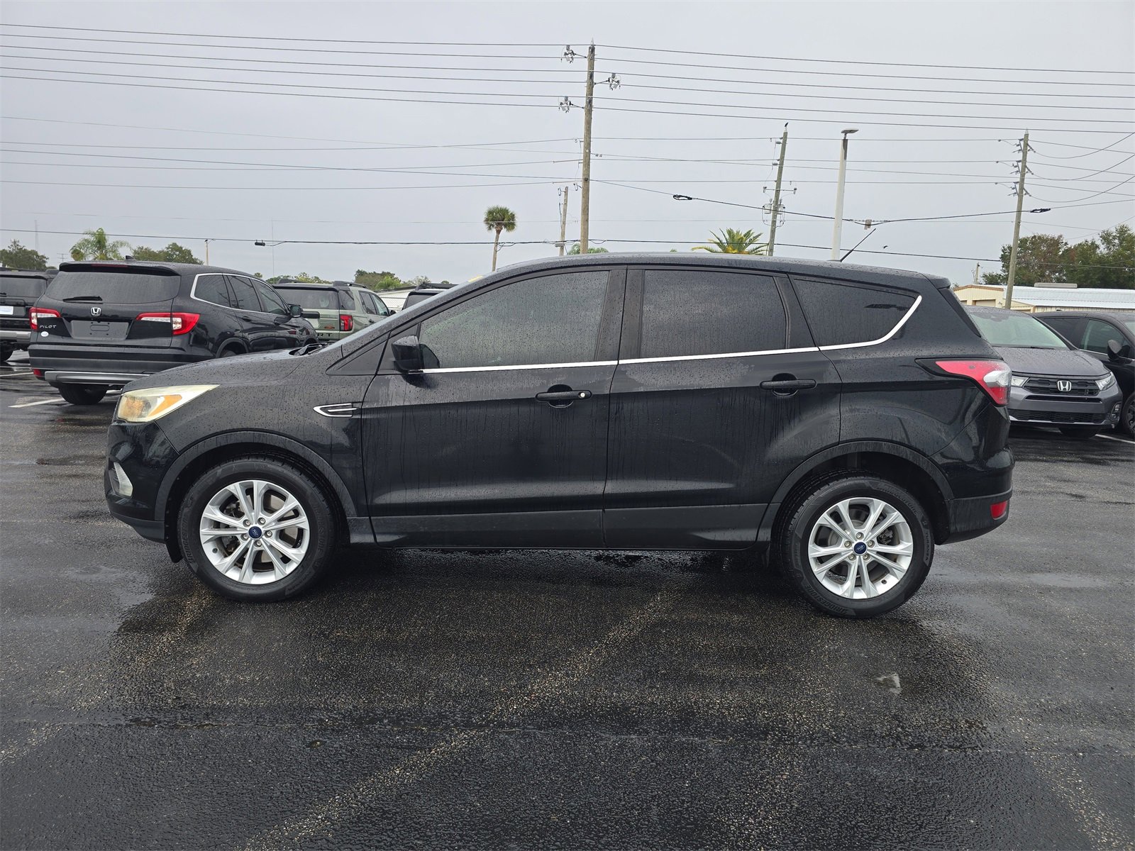 Used 2017 Ford Escape SE image 6