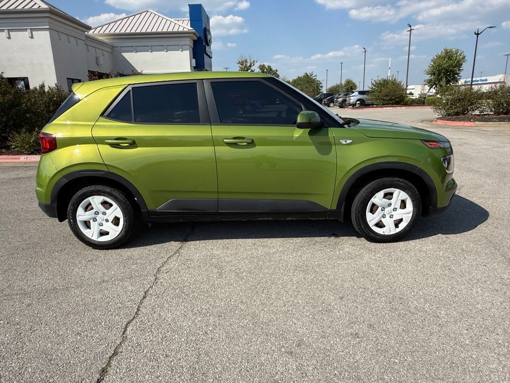 Used 2020 Hyundai Venue SE FWD image 8