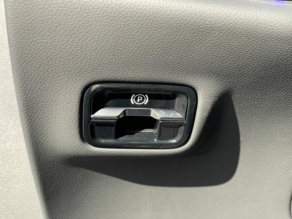 Used 2025 Mercedes-Benz E 450 4MATIC All-Terrain Wagon image 14