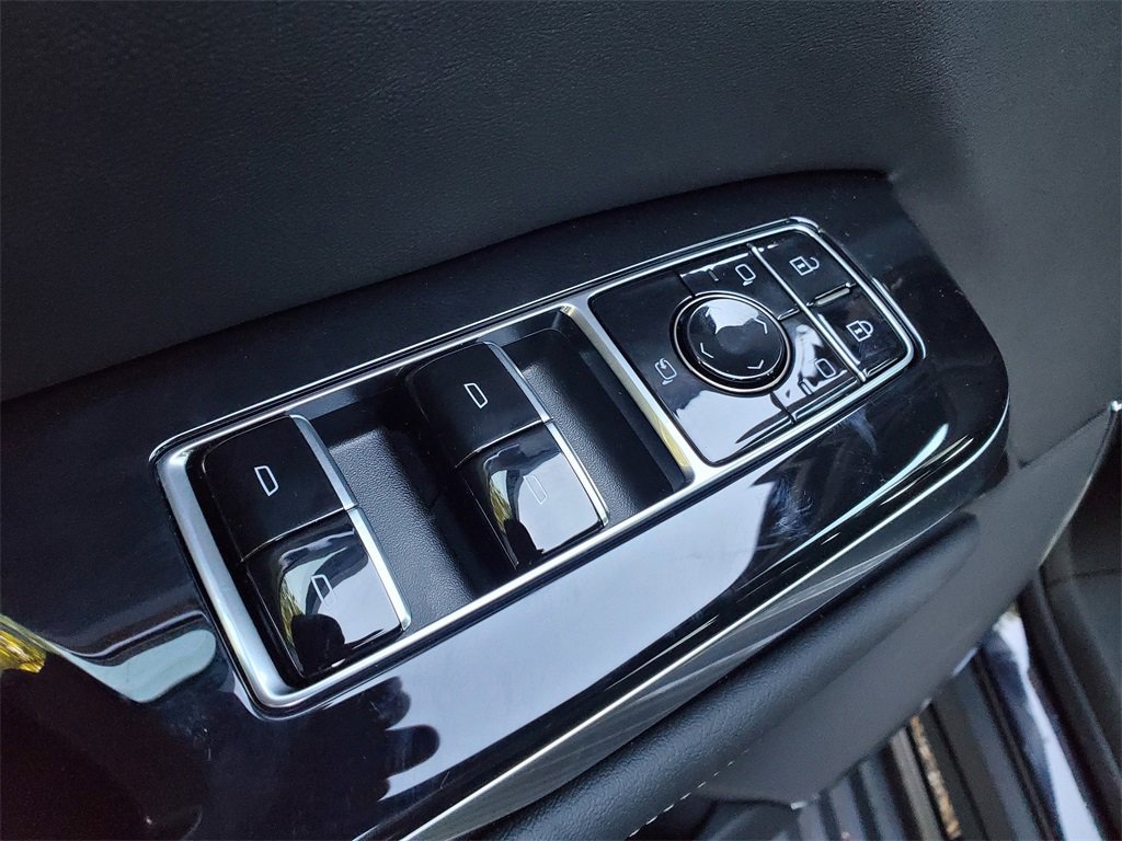 New 2026 Cadillac Escalade ESV Luxury w/ LPO, Radiant Package image 10