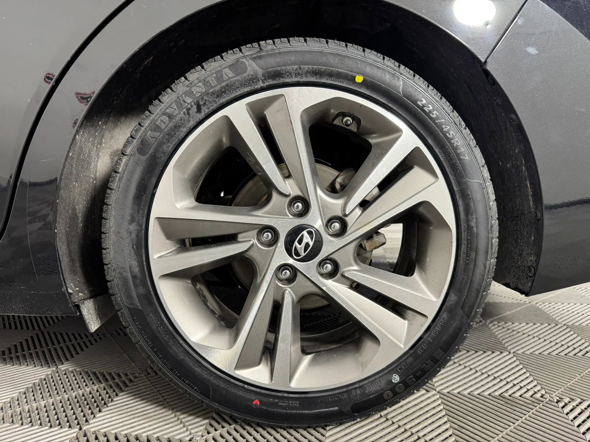 Used 2017 Hyundai Elantra Limited FWD image 43