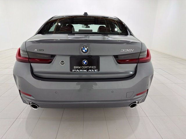 Certified 2023 BMW 330i xDrive Sedan w/ Premium Package AWD/4WD image 4