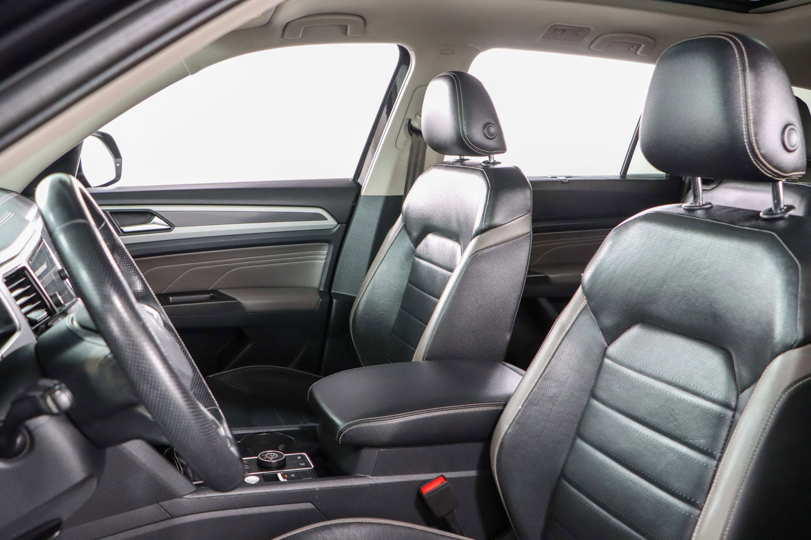 Used 2022 Volkswagen Atlas SEL Premium image 25