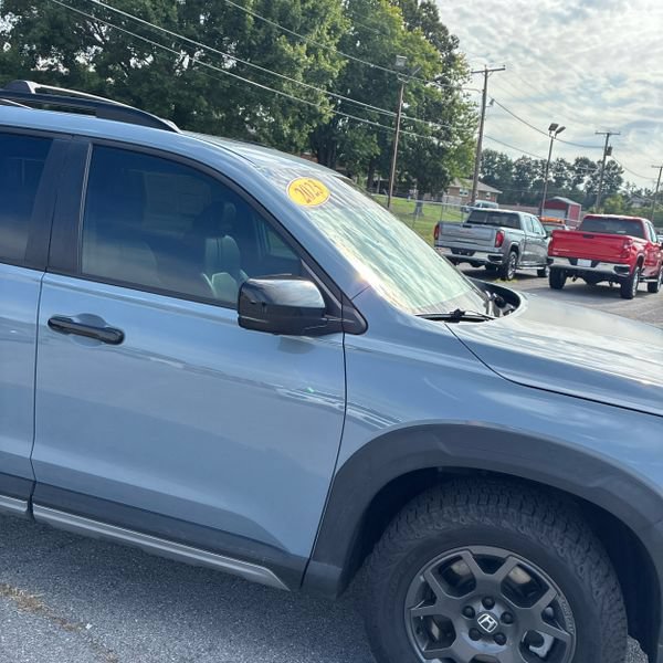 Used 2023 Honda Pilot TrailSport image 34