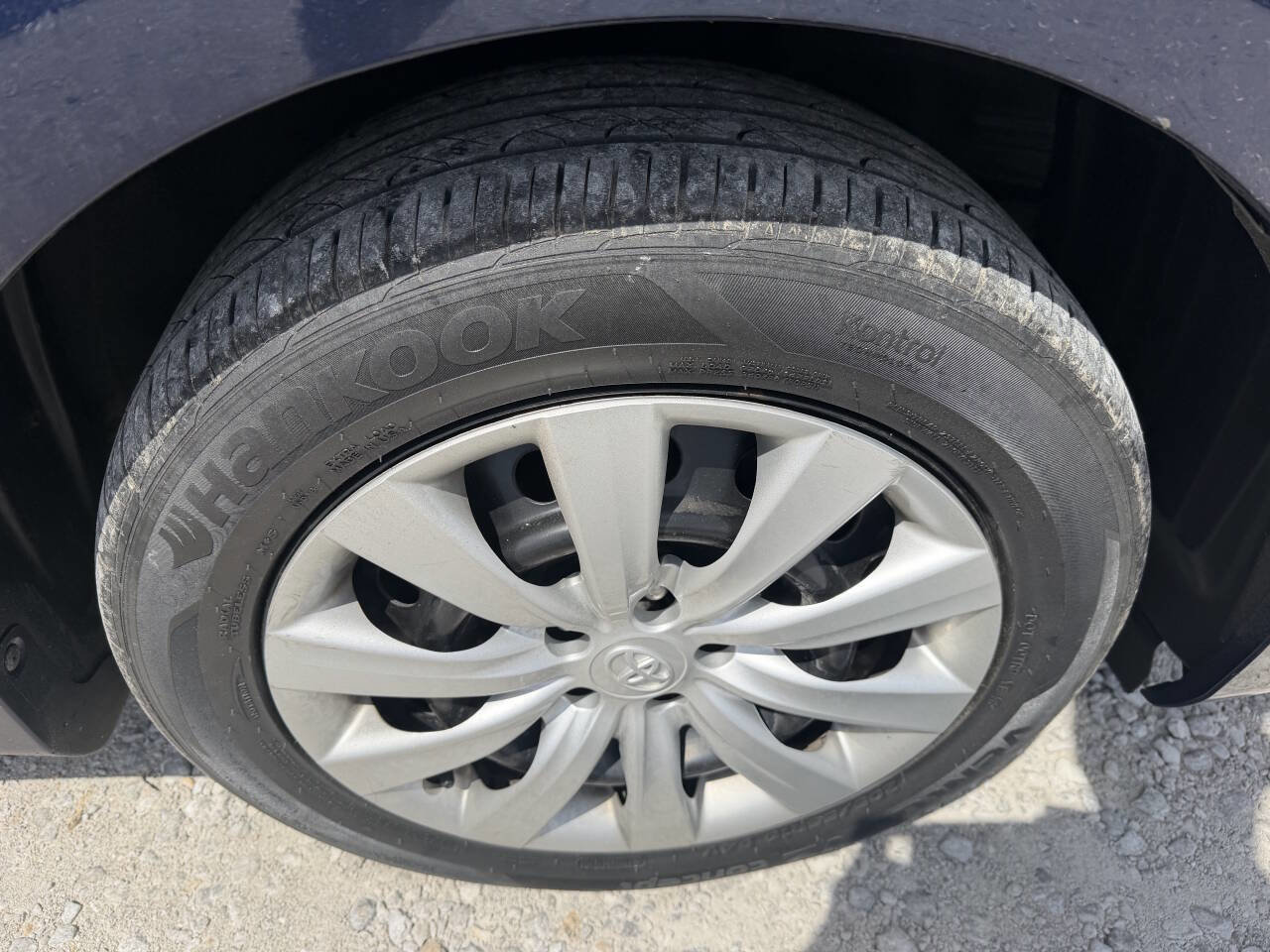 Used 2013 Toyota Corolla LE FWD image 12