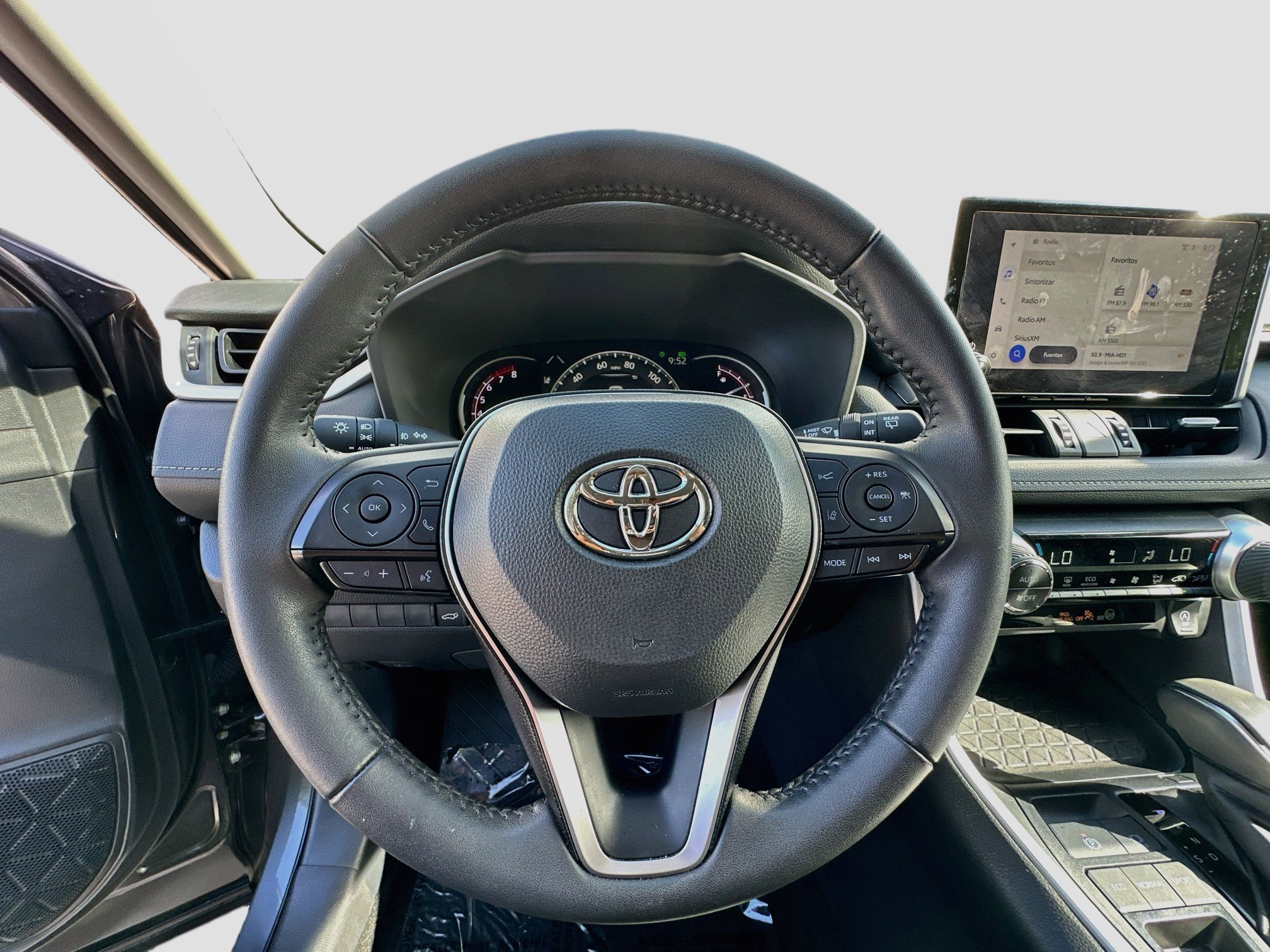 Used 2025 Toyota RAV4 XLE Premium FWD image 10