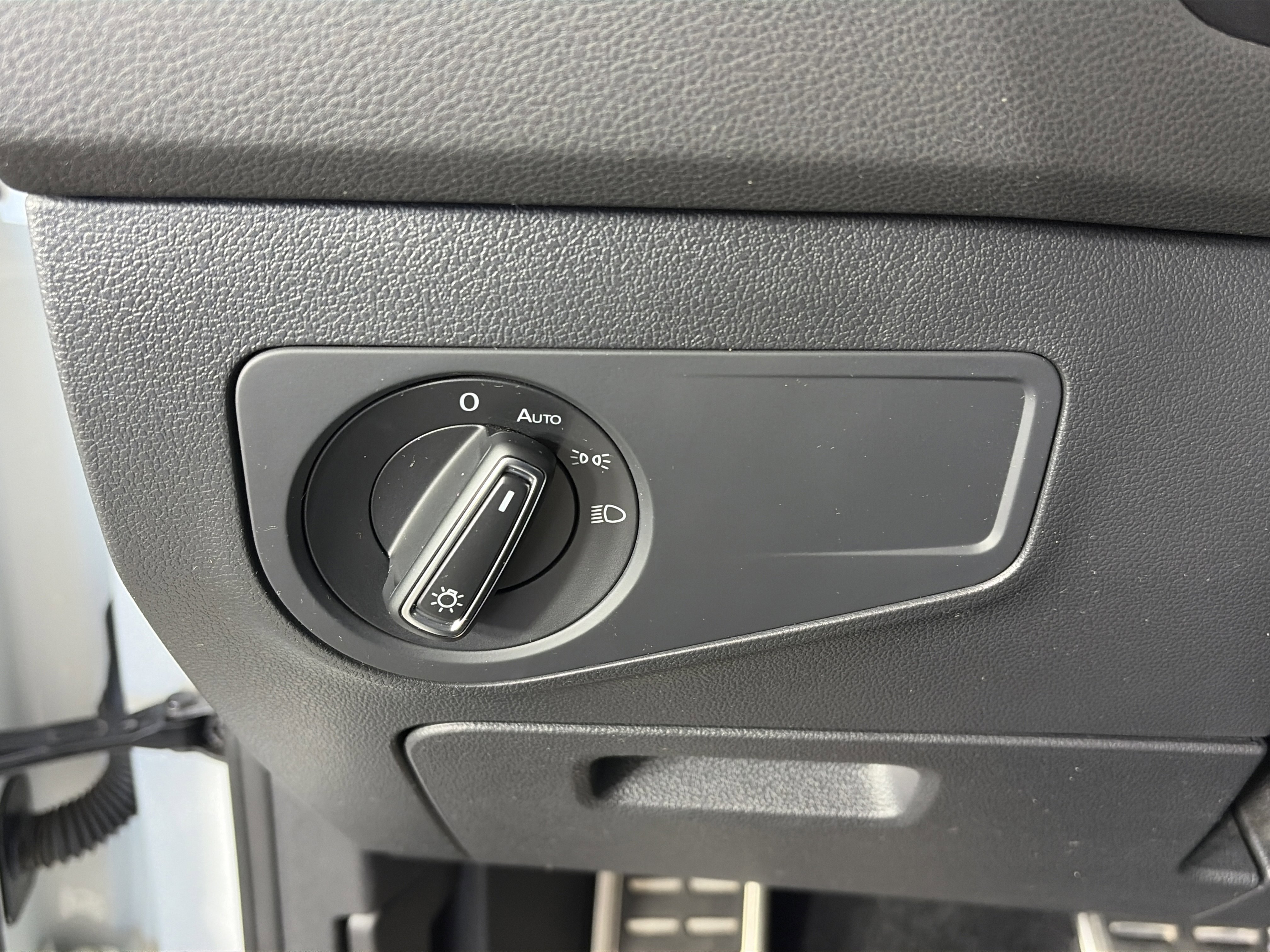 Used 2023 Volkswagen Tiguan SE R-Line FWD image 26