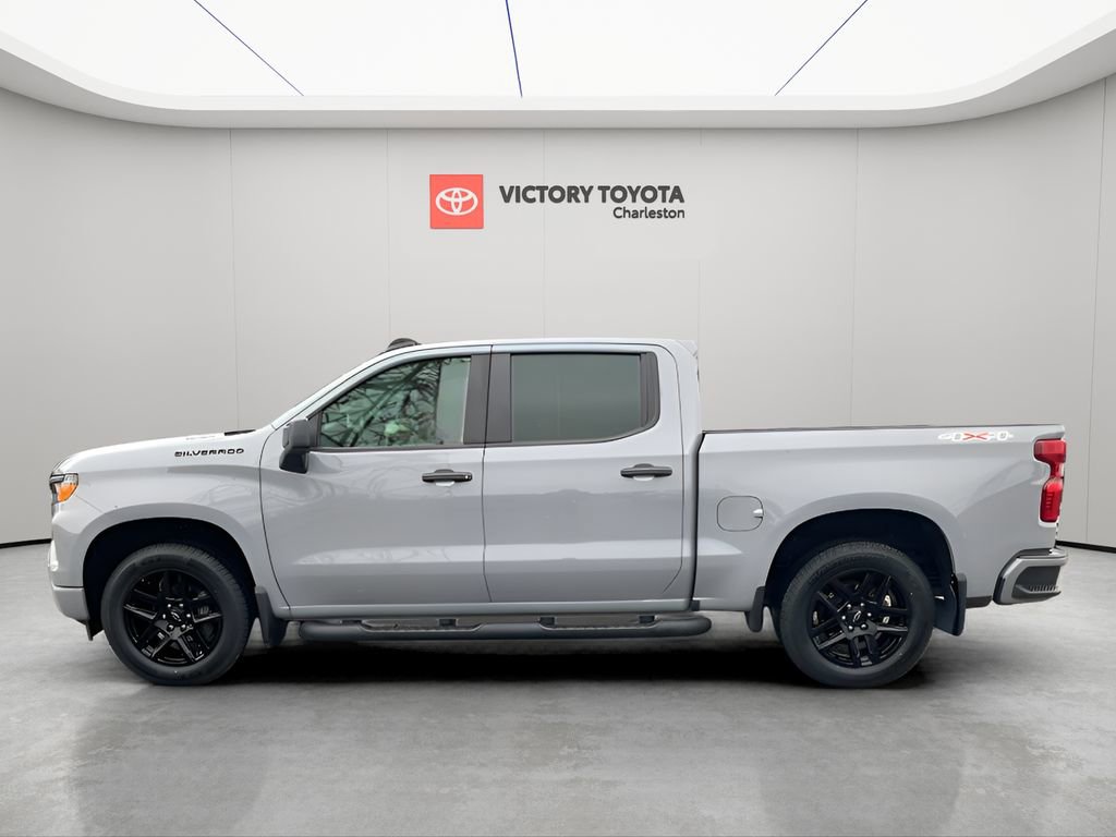 Used 2024 Chevrolet Silverado 1500 Custom w/ Turbomax Blackout Package image 3