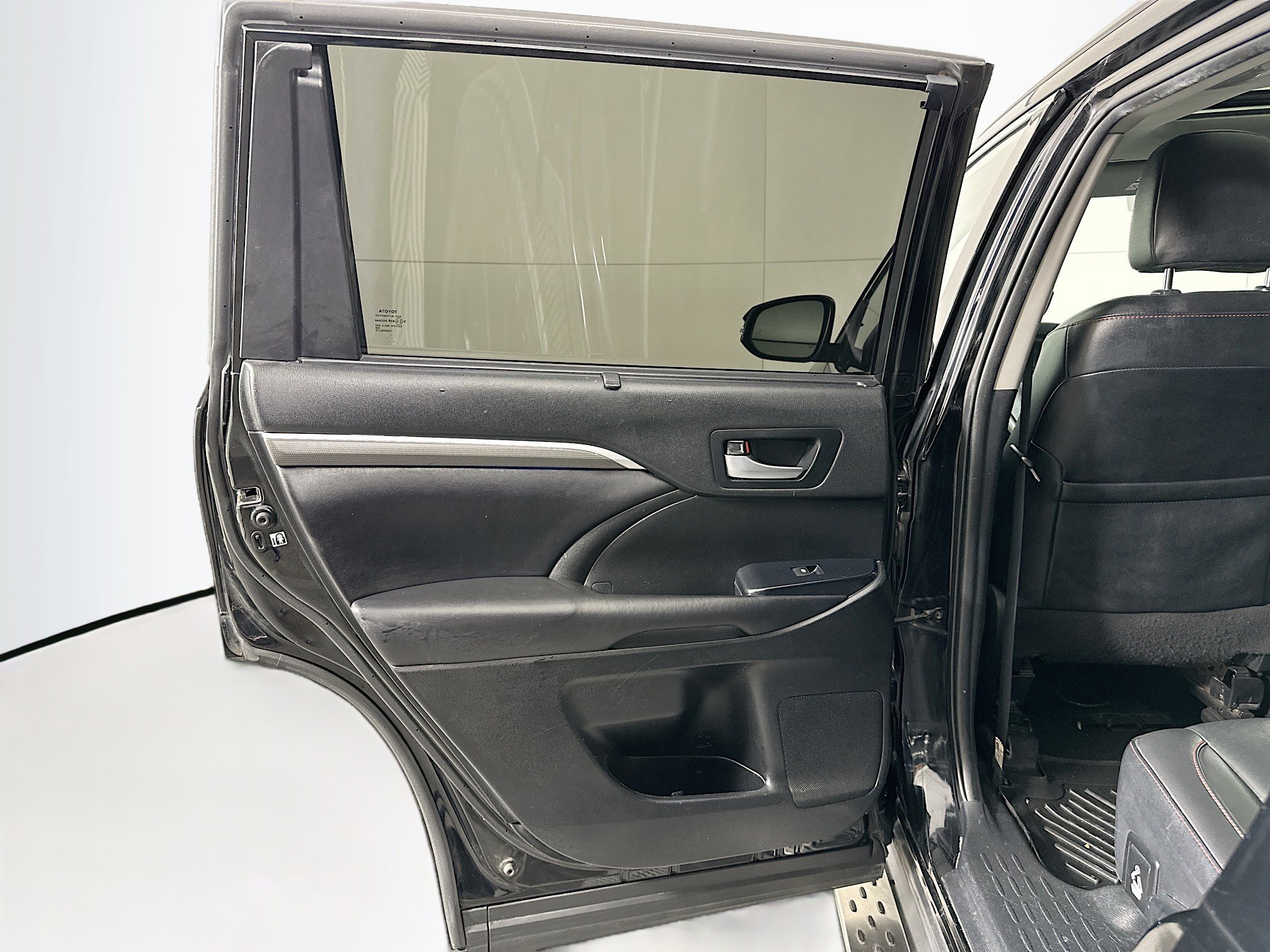 Used 2019 Toyota Highlander SE image 27