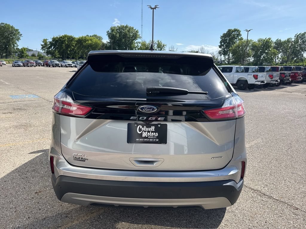 Used 2024 Ford Edge SEL AWD/4WD image 3