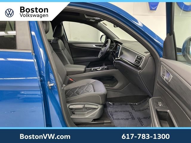 Used 2025 Volkswagen Atlas Cross Sport SE w/ Panoramic Sunroof Package image 11