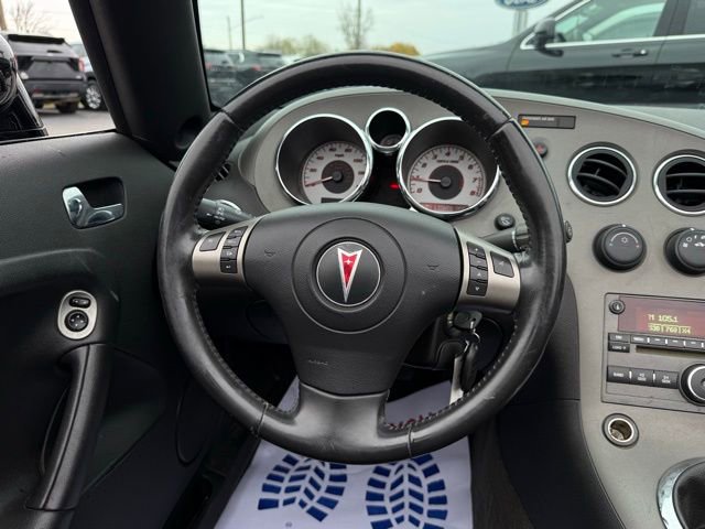 Used 2006 Pontiac Solstice Convertible w/ Premium Package image 6