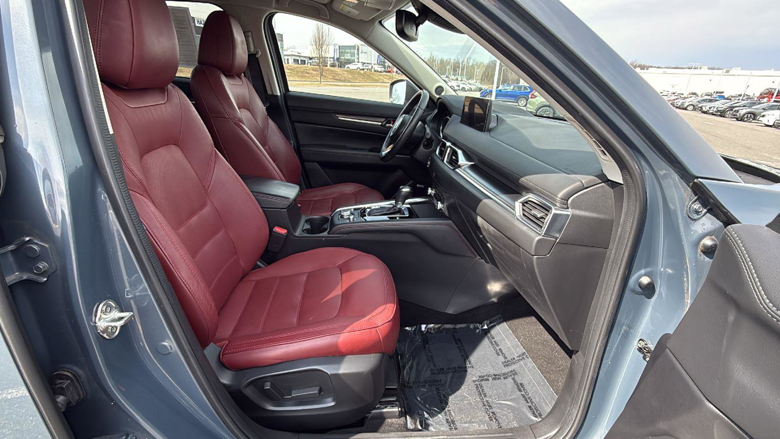 Used 2023 MAZDA CX-5 Carbon Edition image 17