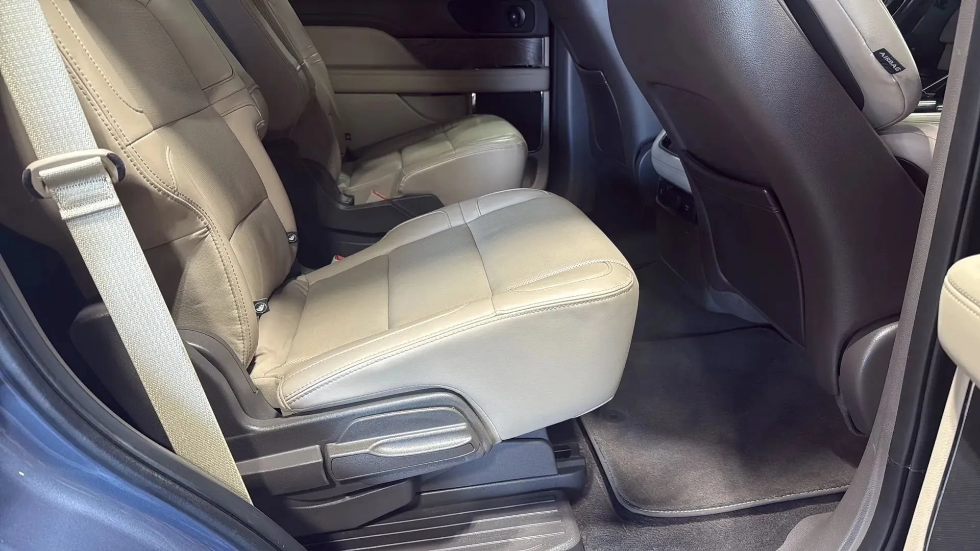 Used 2022 Lincoln Navigator 4WD image 13