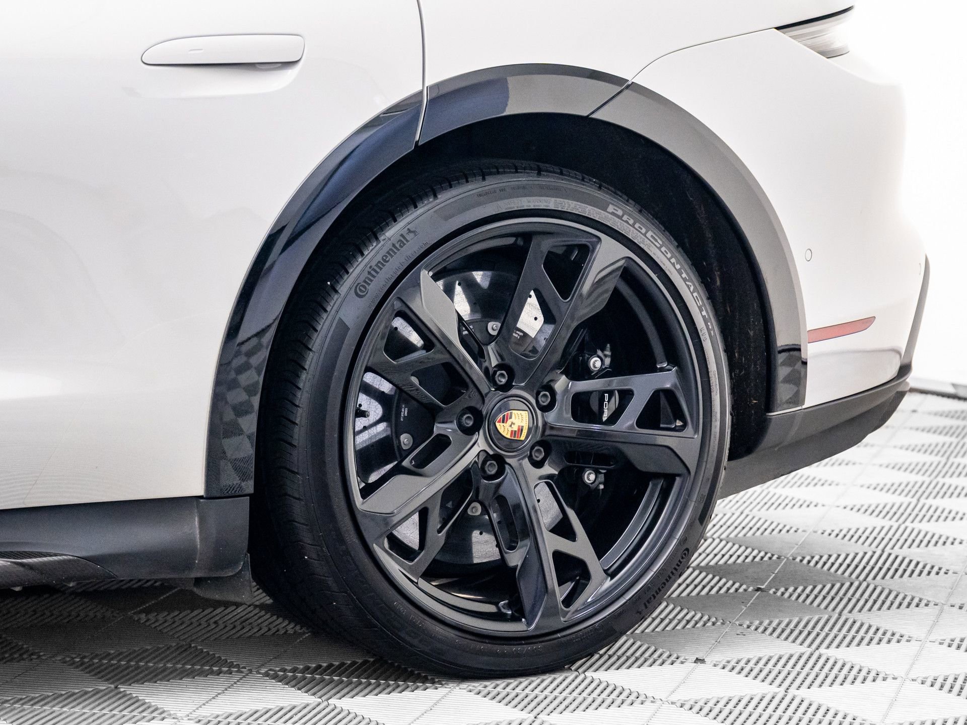 Certified 2022 Porsche Taycan Turbo S image 32