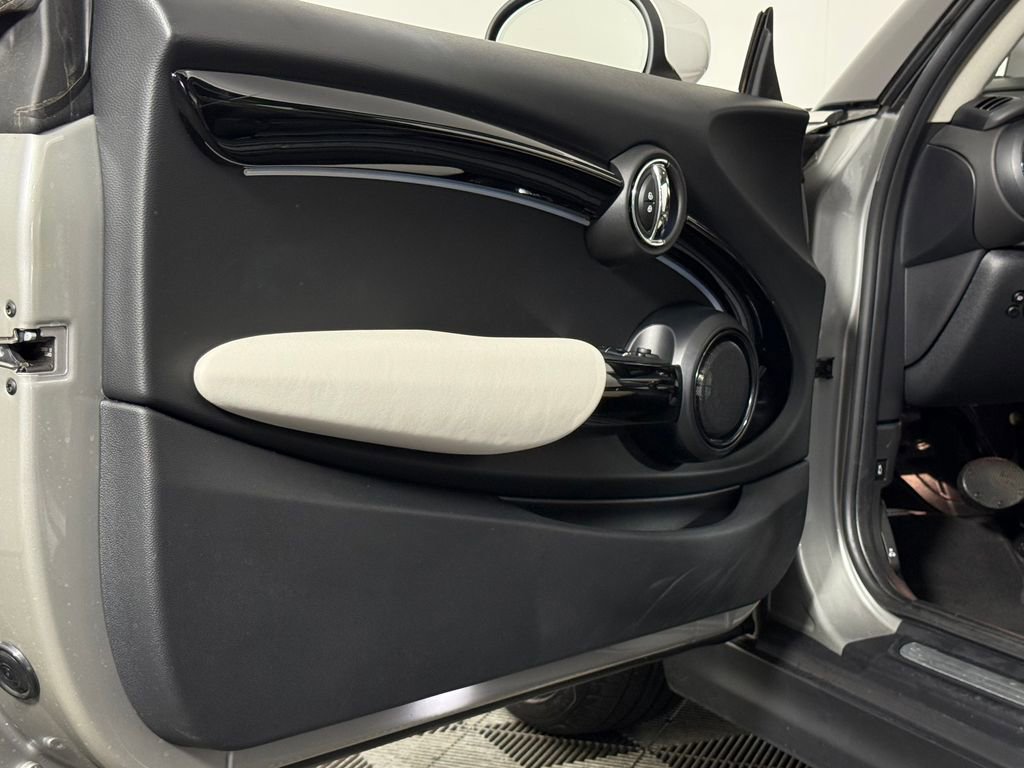 Certified 2024 MINI Cooper SE image 30