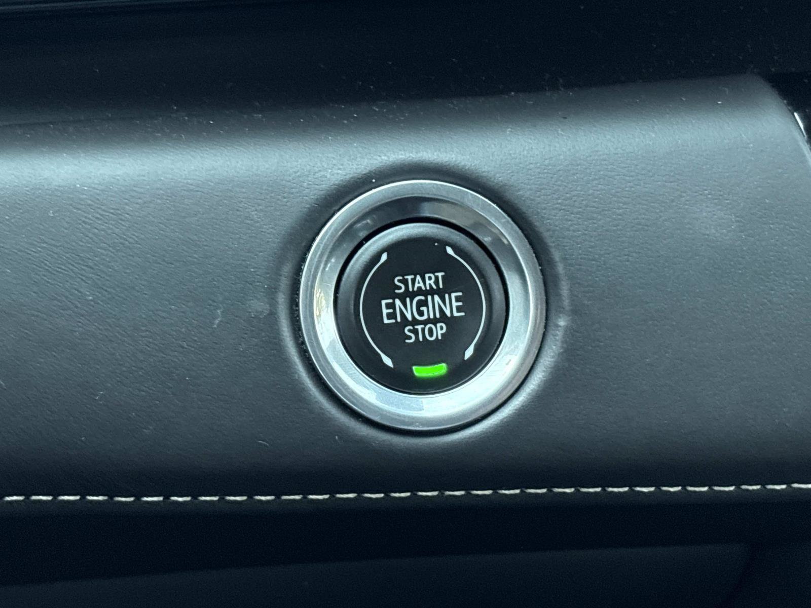 Used 2023 Cadillac Escalade ESV V AWD/4WD image 21