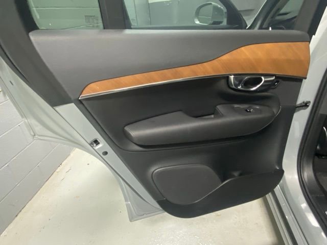 Used 2025 Volvo XC90 B6 Ultra image 8