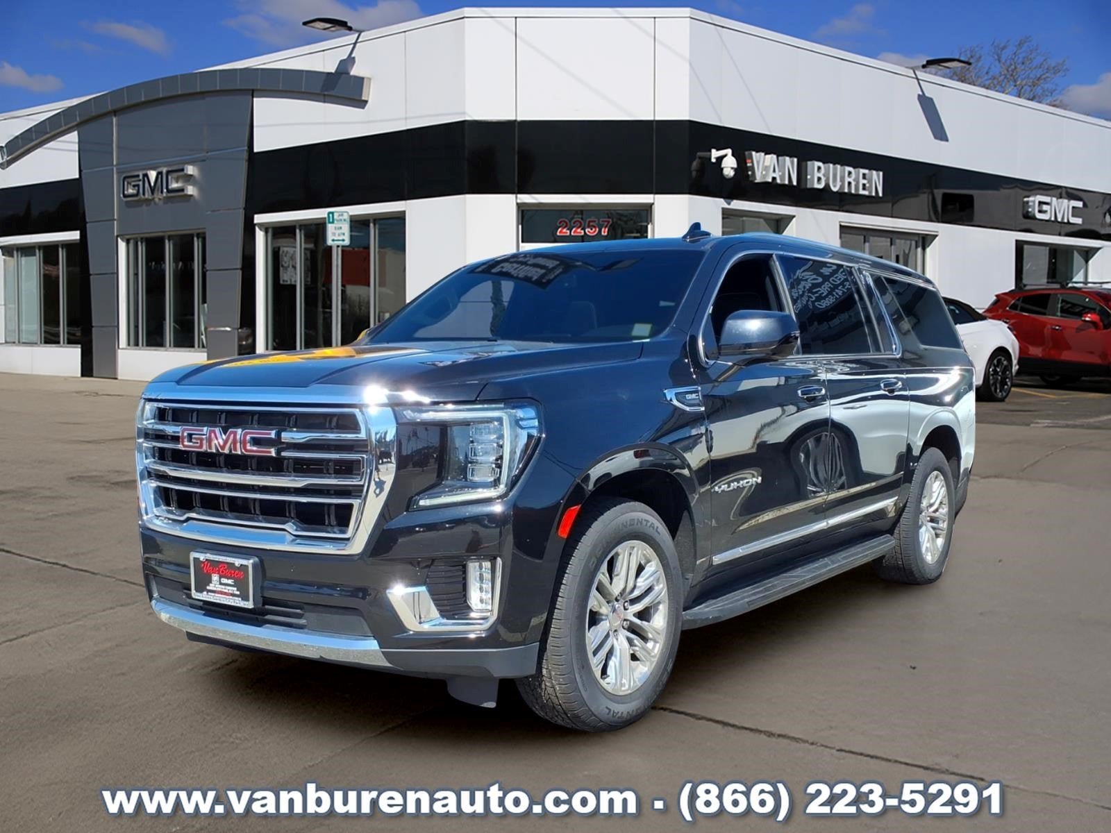 Certified 2023 GMC Yukon XL SLT AWD/4WD image 1