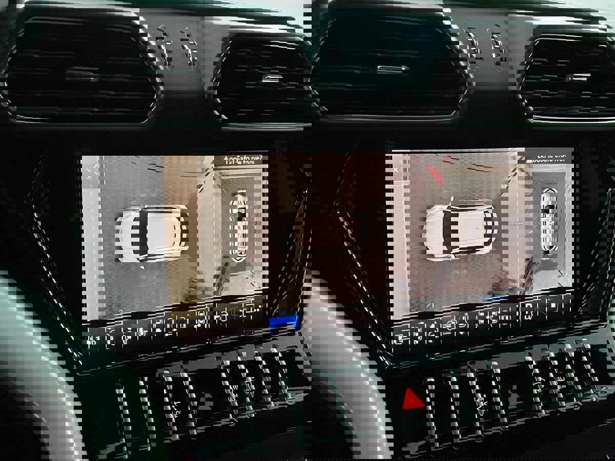 Used 2021 Lamborghini Urus image 34