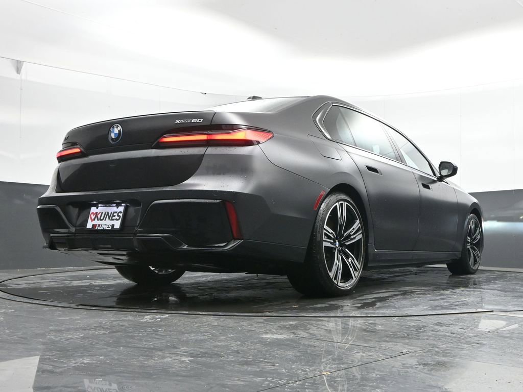 Used 2023 BMW i7 xDrive60 image 47