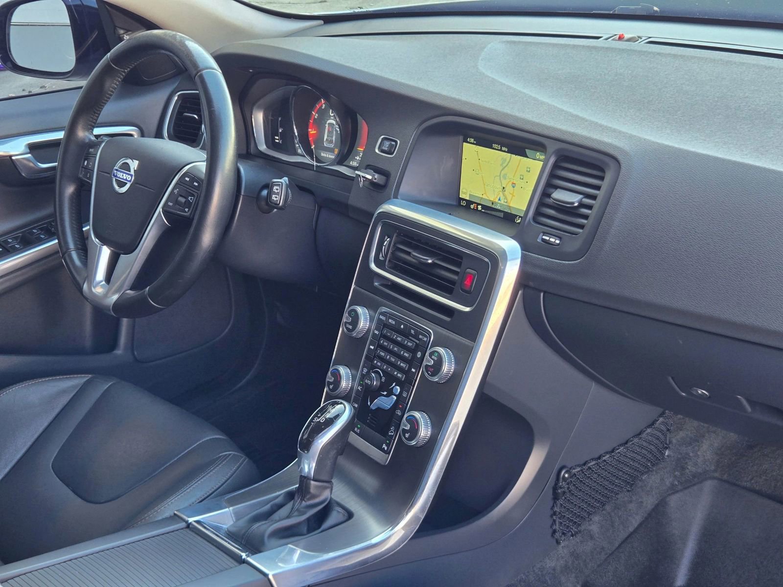 Used 2016 Volvo V60 T5 Cross Country w/ Convenience Package AWD/4WD image 23
