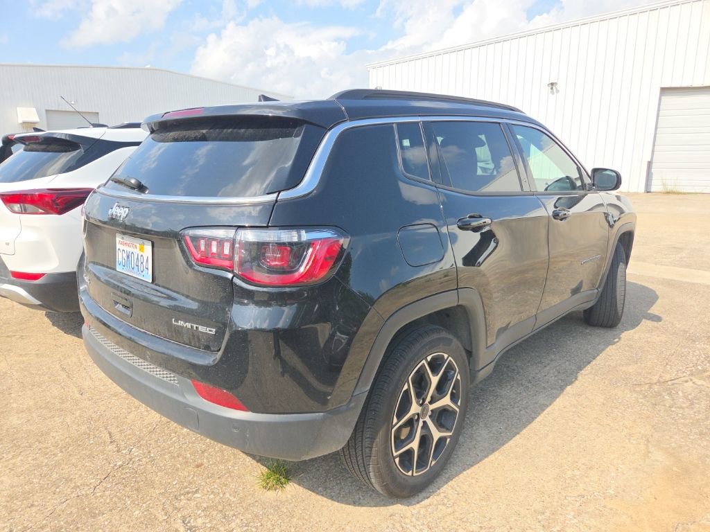 Used 2025 Jeep Compass Limited AWD/4WD image 9