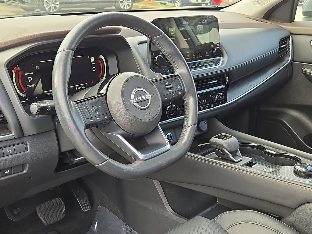 Used 2023 Nissan Rogue Platinum w/ Platinum Premium Package image 16