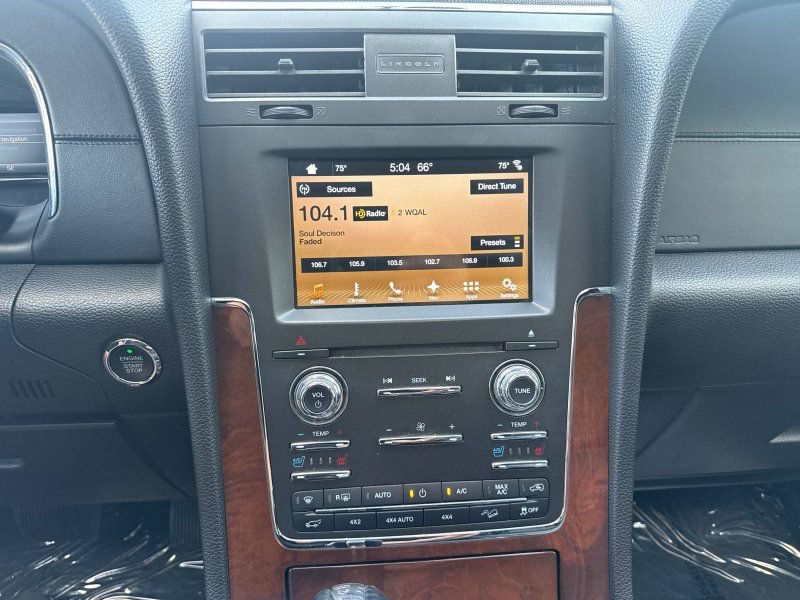 Used 2017 Lincoln Navigator L Select AWD/4WD image 26