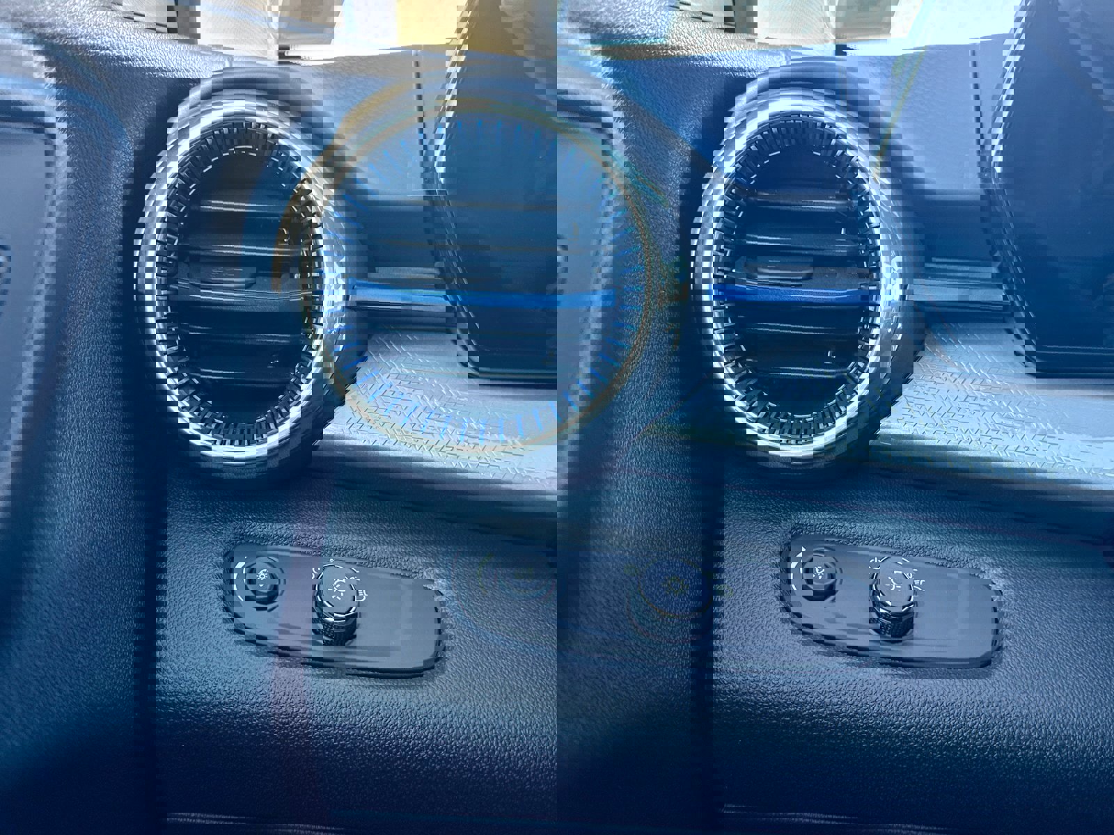 New 2026 Chevrolet Trax LT w/ Driver Confidence Package image 37